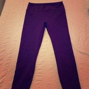 Fabletics plum size Large legging.